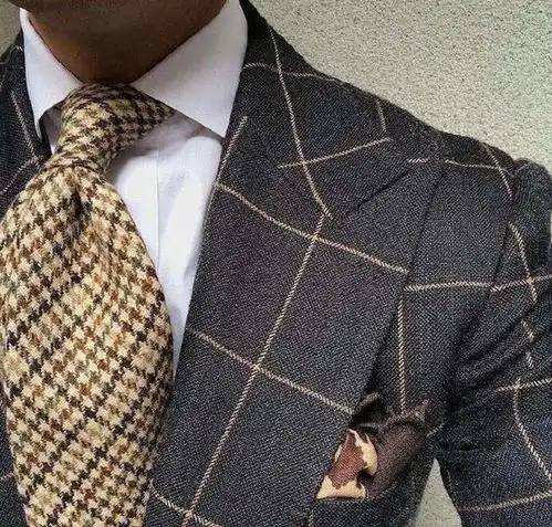 男士西装和领带方巾的搭配窍门