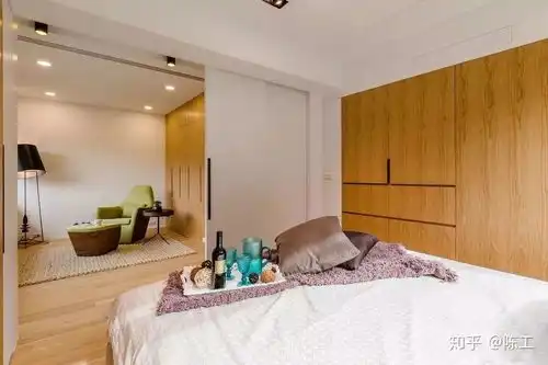 装修,原木色衣柜黑色把手好看还是银色