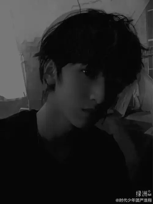 严浩翔头像照片