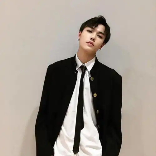 男生头像白色系高清刘昊