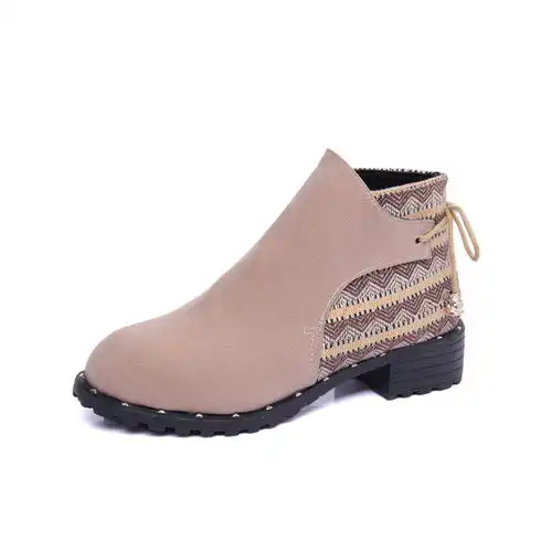 女生这样穿,休闲潮范靴子,时髦又显高,秒变女神