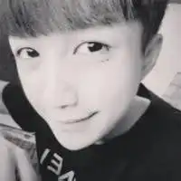 抱猫男生头像一左一右