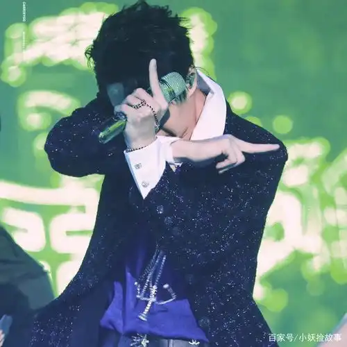 有种专属绿海叫王一博禁欲系的他,用一支舞蹈扭进了人心