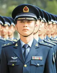 新军服新风采官兵试穿07式新军服掠影