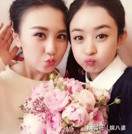 情侣头像捧花黑色系赵丽