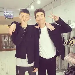 帮男友按下关注10位ins上的韩国型男模特儿