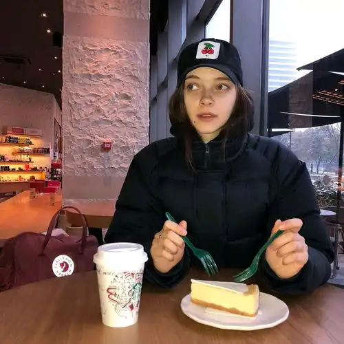 世人皆罪你与我同谋清新冷酷佛系欧美女生头像