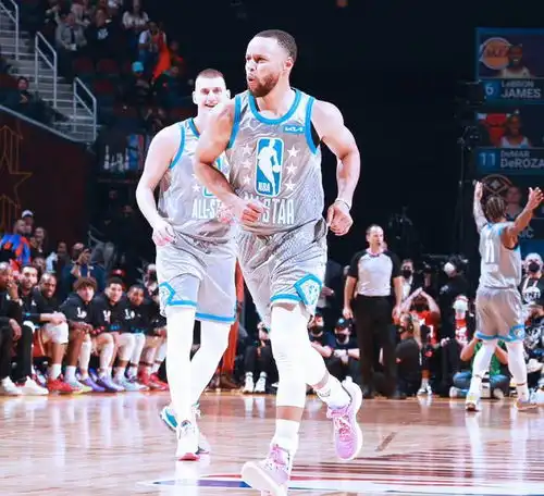 nba战火重燃,面对开拓者,amvp库里能否带领勇士队终止连败