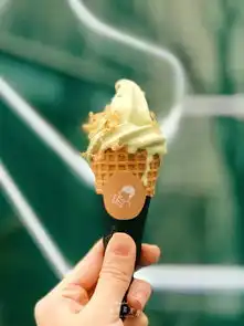 喜茶荔枝季来袭粉动少女心