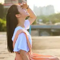 爱如沙谁能飞跃这天涯转过身就忘了