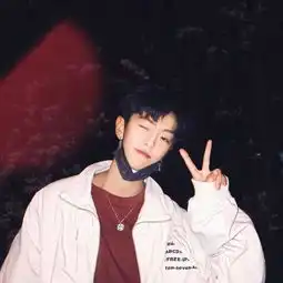 男生禁欲系高级感图片头