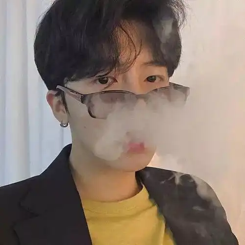 简约系男生头像可爱发型