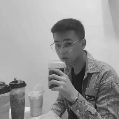 高冷情侣头像一男一女散落在指尖的阳光