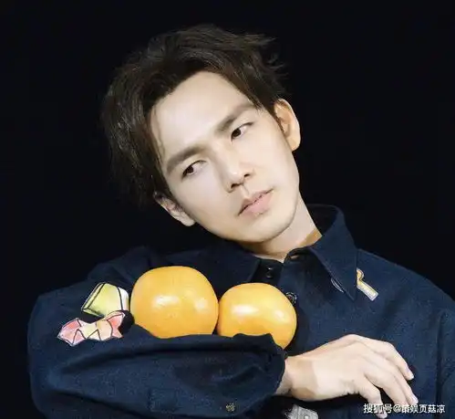 钟汉良妻子正面首度曝光,素颜出街气质温婉,隐婚多年绯闻却不断