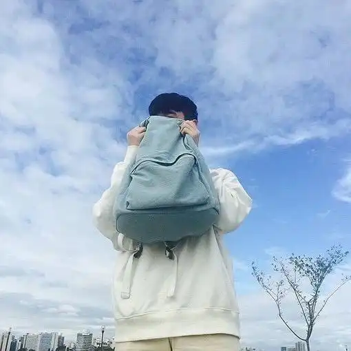 请问有没有阳光,简约的男生头像