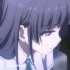 动漫头像黑色系女生侧脸