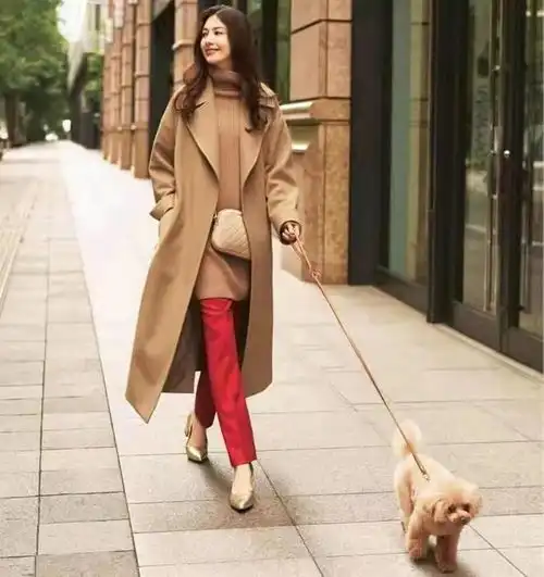比米色鲜活,比黑色惊艳过年必穿的红色系穿搭,凭什么又火了