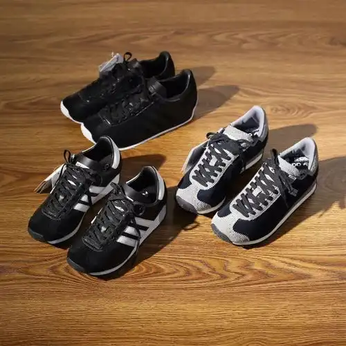 潮流永不停歇,复古永不落伍不做撞款鞋专注你想要的蕞好选择啊廸哒斯counttyog复古系列男女情侣款休闲运动鞋