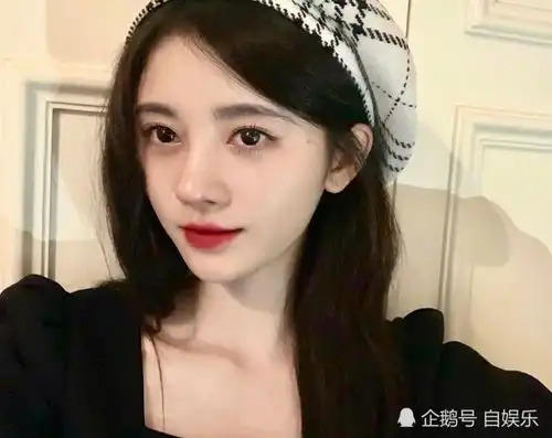 鞠婧祎黑色礼服头像