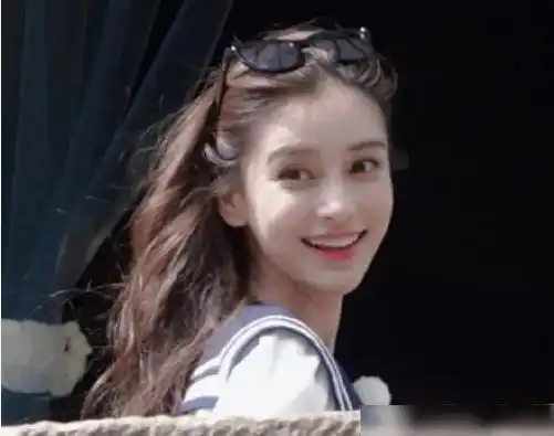 跑男路透放出angelababy像少女,吴宣仪蔡徐坤只有18岁