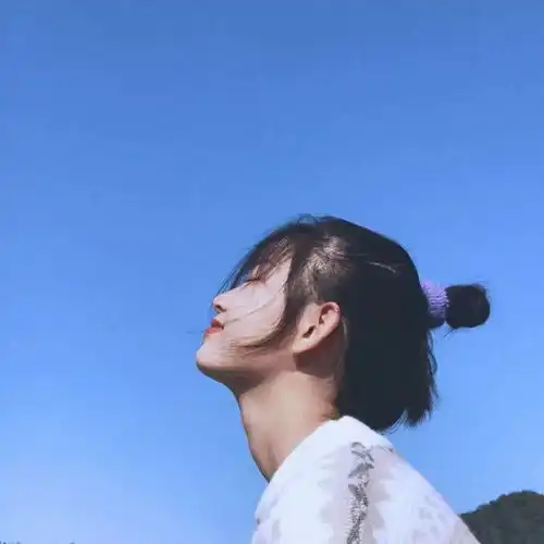 小众且高级感女生头像