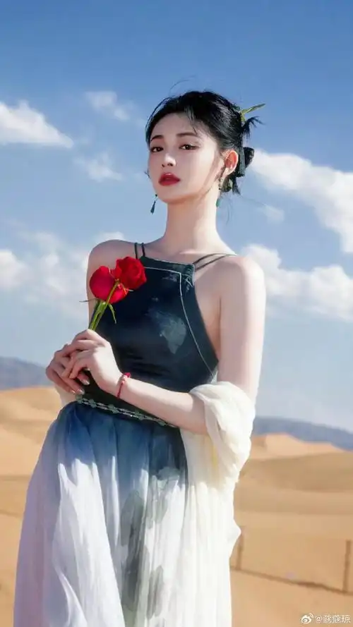 范丞丞被拍到给女生整理头发,周洁琼否认恋情,范丞丞也发文回应