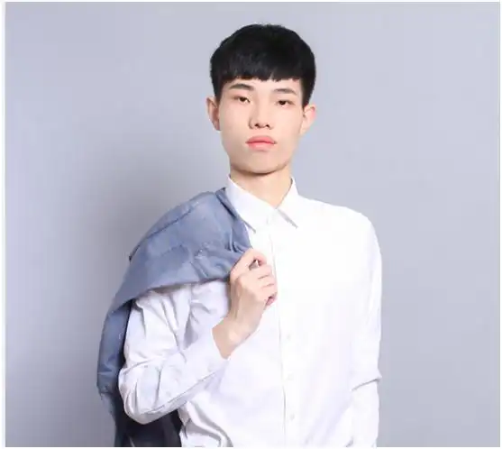 和平精英最强颜值主播是鲨鱼哟粉丝都是小姐姐,观众都酸了