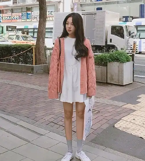 粉色系的穿搭,赚足你的少女感,时尚又减龄