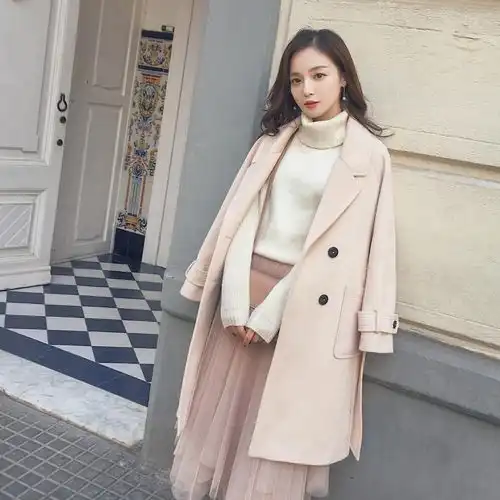 姚笛婚后越来越随性,优雅风大衣却搭运动裤,衣品还没身旁老公好