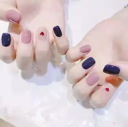 浪漫的紫色系美甲,让你女人味加倍