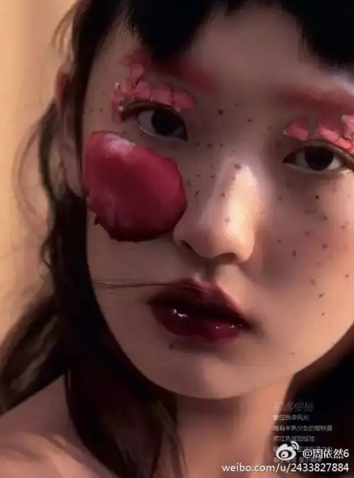 长得神似杜鹃周迅,出道就挑战3种性格,这个禁欲系少女叫周依然