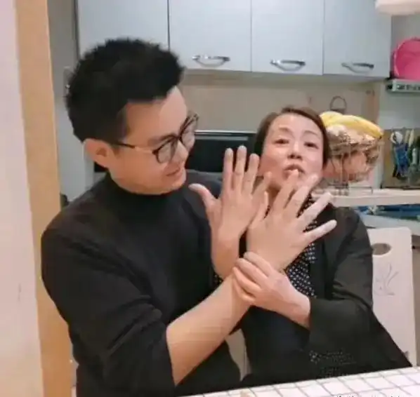 杜新枝完全可以把许敏在九江的房子全款买下来送给姚策