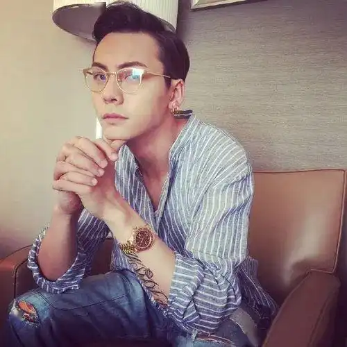 和流量男星约p的网红被封s