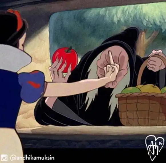 迪士尼公主惨遭毒手,爱丽儿惨被浪花拍打,灰姑娘妆都哭花了