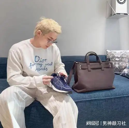 韩系头像男生卫衣