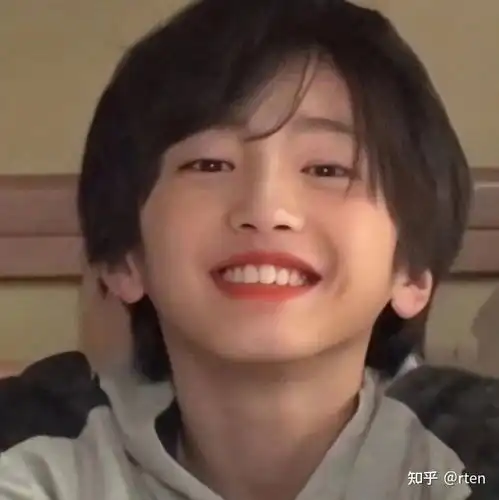 有什么好看的真人男头像吗