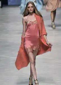 现货意大利奢侈品美惨了的水貂绒长毛皮草外套大衣粉价格厂家图片