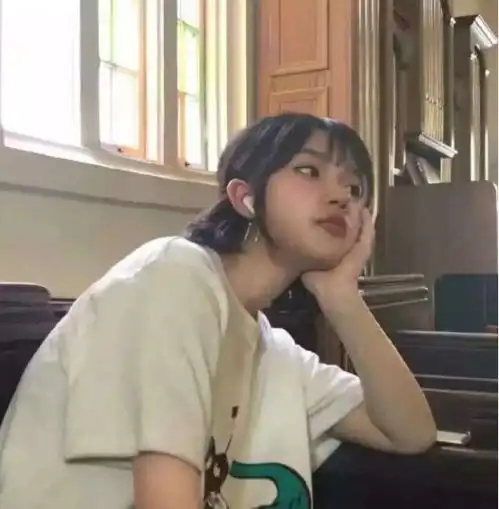 高冷女生头像漫画黑色系