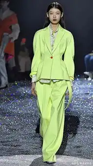 今年秋天的西装,流行这3种色彩