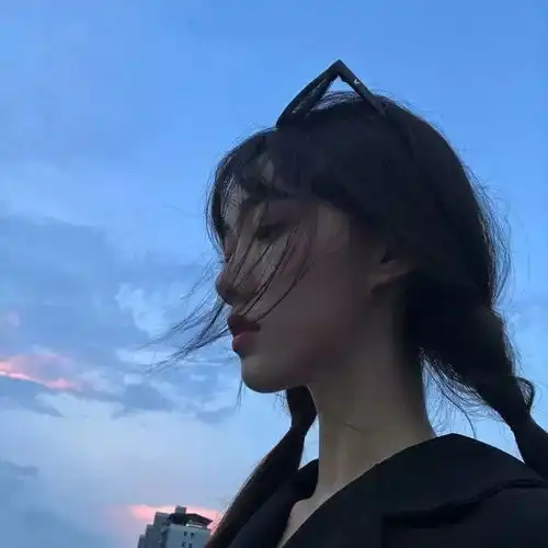 乐伦杂谈女孩子那种坦荡淡定的模样,真的很美......