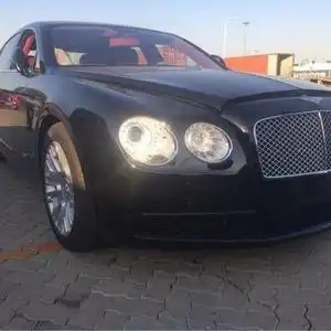 2017款宾利飞驰v8s极限轿跑让利超多