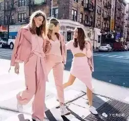 学马伊俐袁泉,同色系搭配,显高显瘦,附带高级感