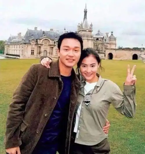 张国荣尘封36年婚纱照首曝光已经嫁过,不用再嫁了哥哥