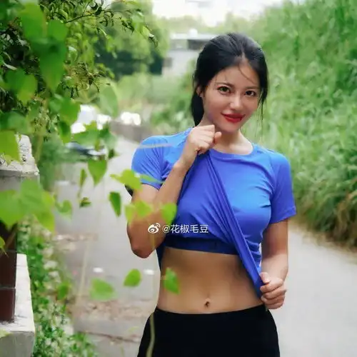运动系女生头像真人美女