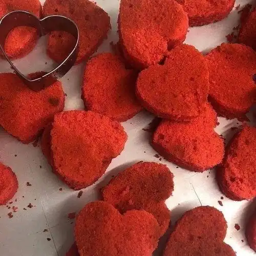 红色系背景图一人留一句不敢说出口的话吧