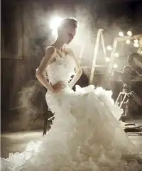 2012时尚前沿流行纯净系列款婚纱