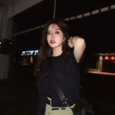 头像女高冷霸气黑色系丧