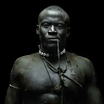 体育专题类组照二等奖塞内加尔摔跤手