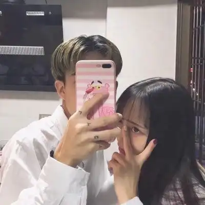 时尚挡脸一对情侣头像好的都给了陌生人