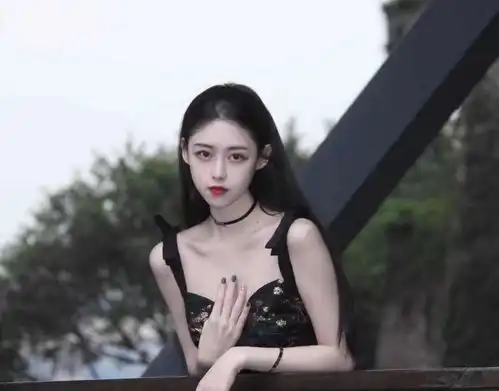 暨南大学校花火了,更像清冷系的古典美人,行走的招生简章